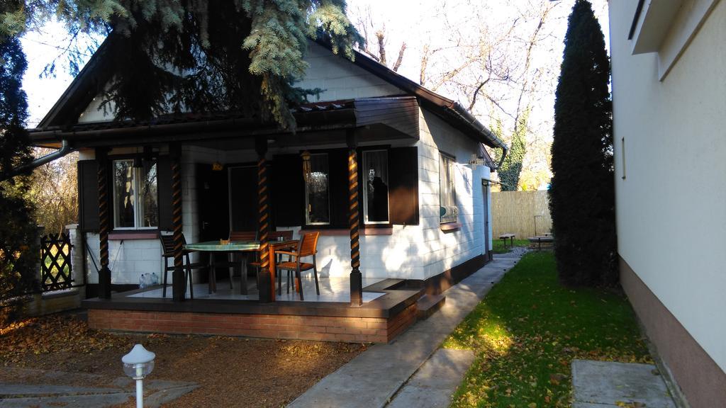 Napsugár Vendégházikó Orosháza Exterior foto